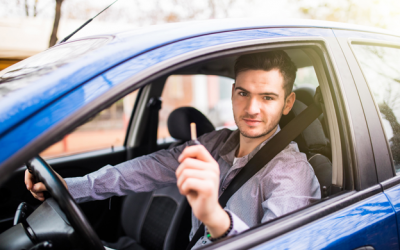 Jóvenes al volante: Precauciones a la hora de darles el auto