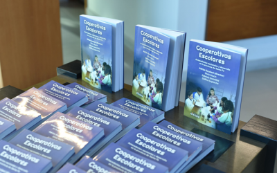 Se presentó en Sunchales un libro exclusivo sobre cooperativismo escolar