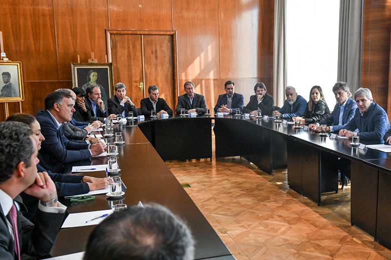 El Ministro Luis Caputo y el Superintendente Guillermo Plate se reunieron con las compañías de seguros