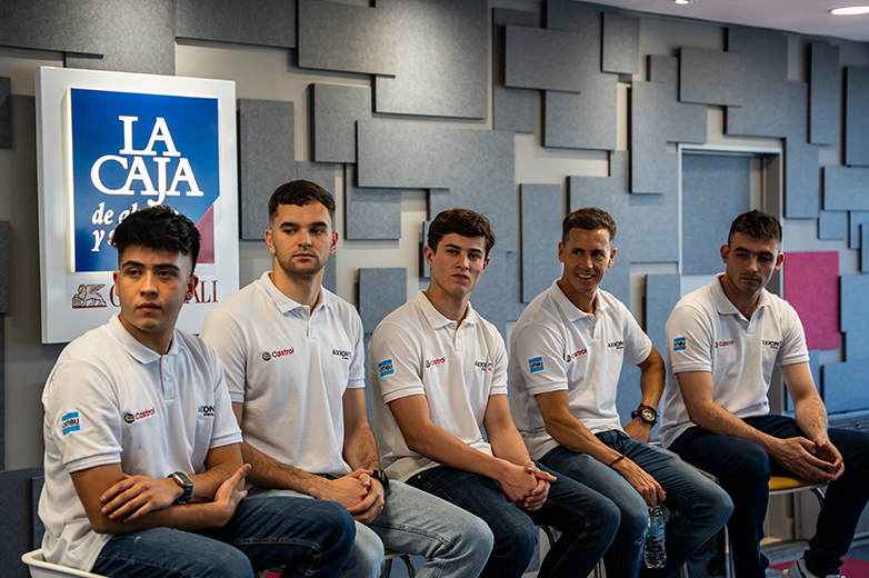 La Caja junto al equipo de Renault del TC2000 brindaron un meet & greet para clientes y fans